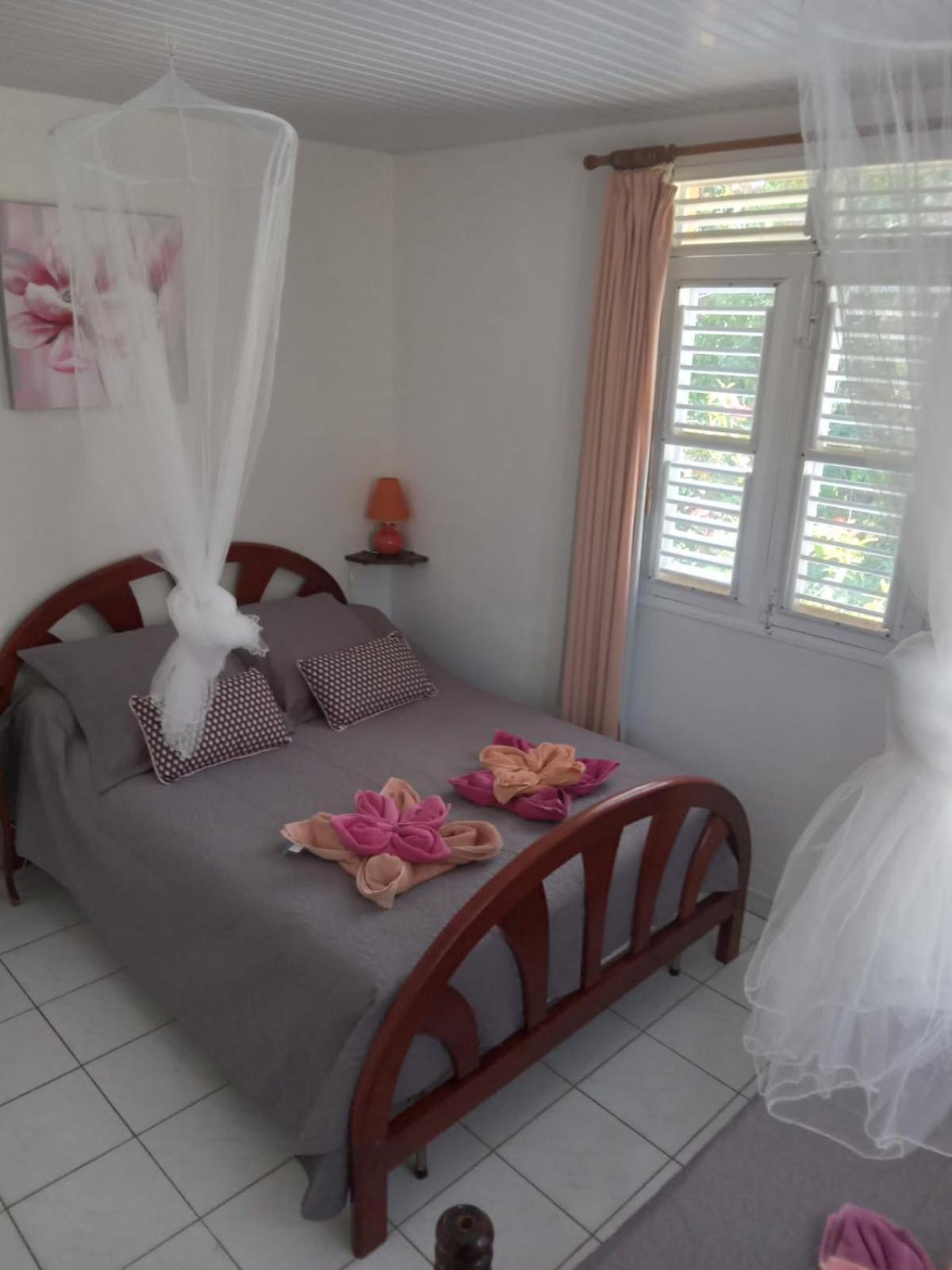 Ferienwohnung Les Orchidees Sainte-Anne Exterior foto
